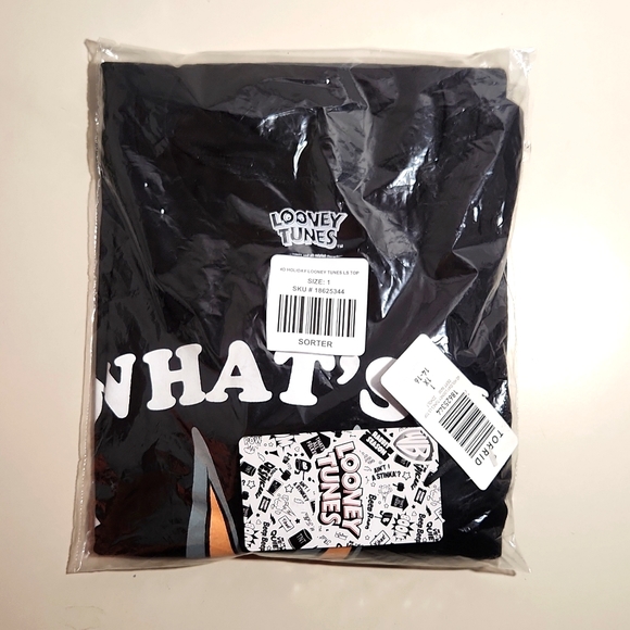 ❤️NWT VINTAGE TORRID TEE - BUGS BUNNY LOONEY TUNES CHRISTMAS HOLIDAY SANTA HAT - Picture 4 of 13